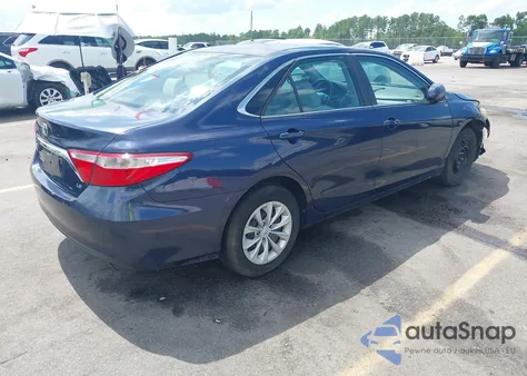 2015 Toyota Camry Le z USA, uszkodzony, nr VIN 4T1BF1FK7FU918928